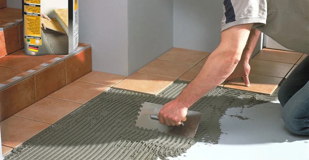 Ile kleju pod gres? Oblicz dokładnie i uniknij zbędnych kosztów