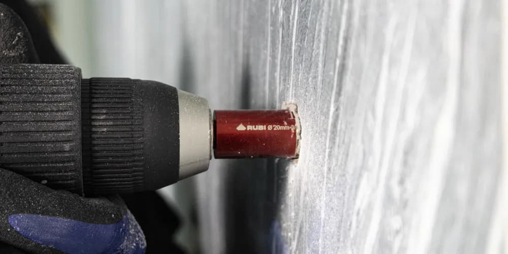 Jak wybrać najlepsze otwornice do gresu i uniknąć błędów przy cięciu płytek