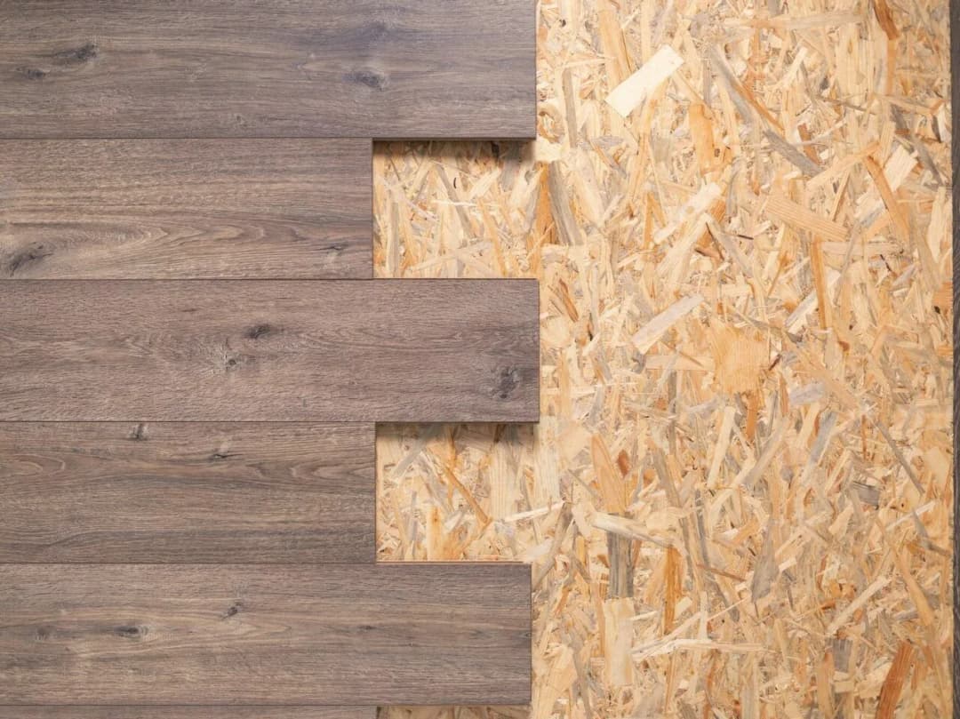 Jaka grubość płyty OSB na podłogę strychu? Uniknij błędów i wybierz idealną!