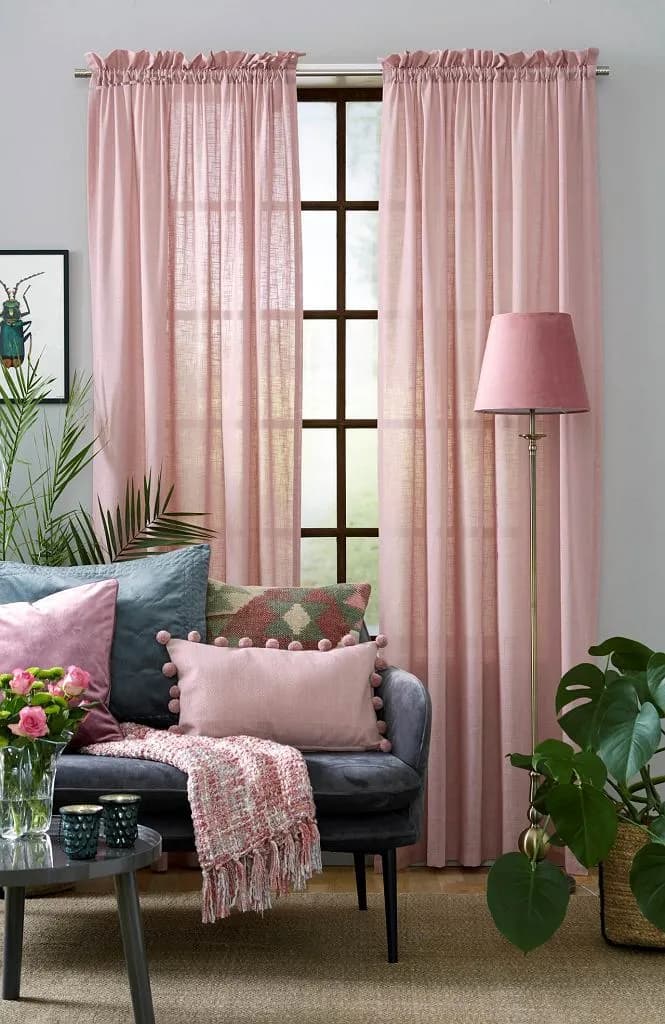 Modne firany do salonu, które odmienią Twoje wnętrze na lepsze