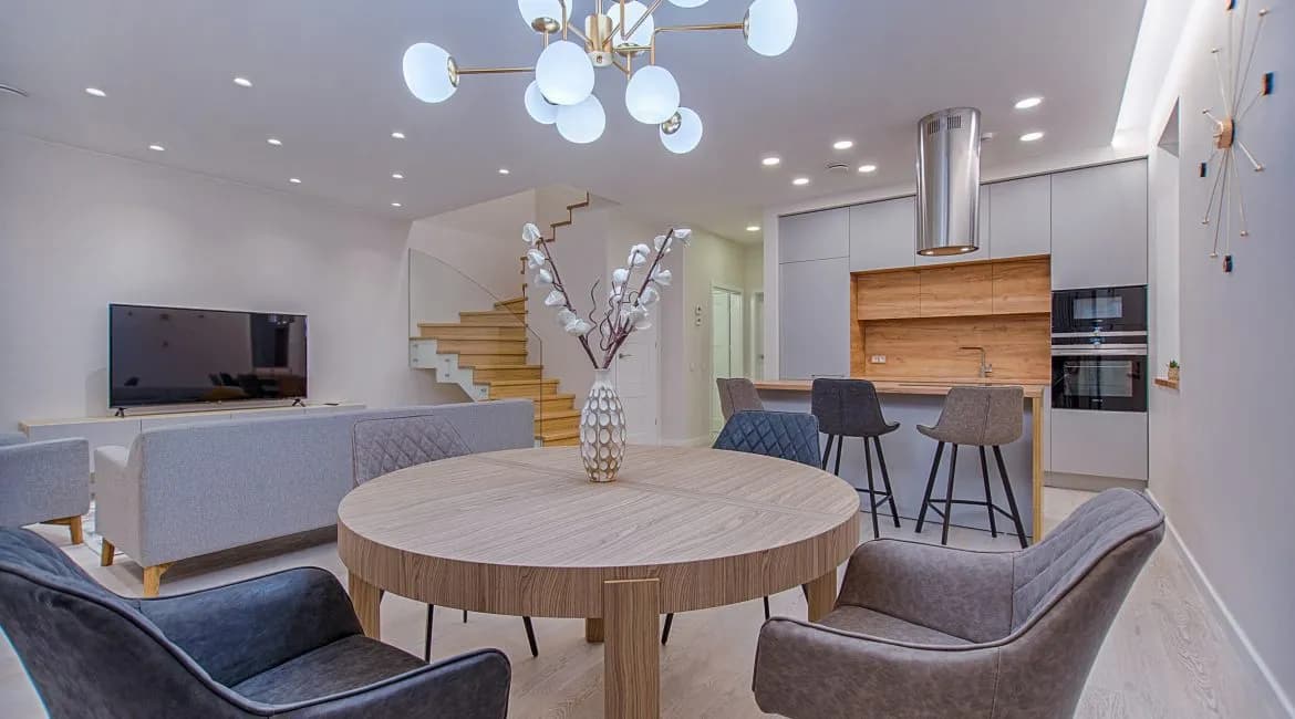 Jak zaprojektować oświetlenie w salonie: uniknij błędów i stwórz idealną atmosferę